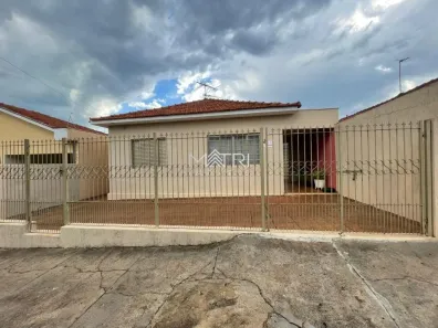 Casa com 3 Quartos à venda, 148m² no Jardim do Carmo, Araraquara