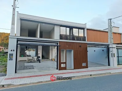 Sobrado com 3 Quartos à venda, 150m² no São Francisco de Assis, Camboriú