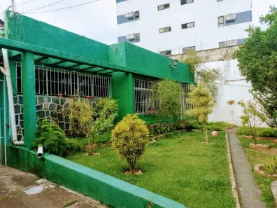 Casa com 5 Quartos à venda, 241m² no Torre, Recife