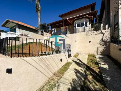 Casa com 3 Quartos à venda, 214m² no Albuquerque, Teresópolis
