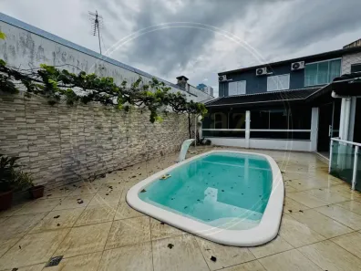 Sobrado com 3 Quartos para venda ou aluguel, 120m² no Loteamento Villa Branca, Jacareí