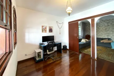 Casa com 4 Quartos à venda, 360m² no João Pinheiro, Belo Horizonte