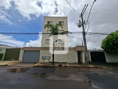 Apartamento com 2 Quartos para alugar, 60m² no Segismundo Pereira, Uberlândia