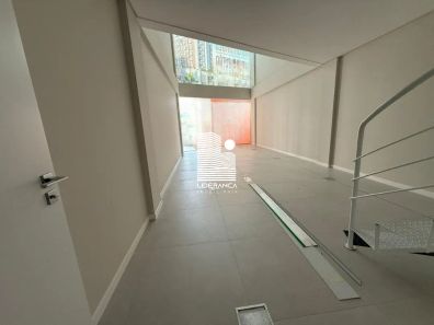 Ponto Comercial à venda, 71m² no Trindade, Florianópolis