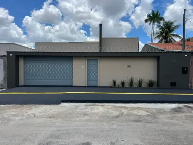Casa com 3 Quartos à venda, 240m² no Jardim Atlântico, Goiânia