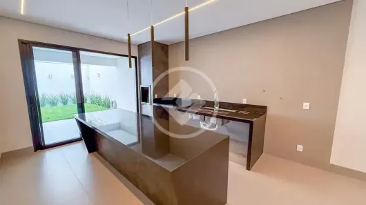 Casa com 3 Quartos à venda, 202m² no Novo Mundo, Uberlândia