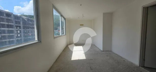 Sala Comercial à venda, 31m² no Santa Rosa, Niterói