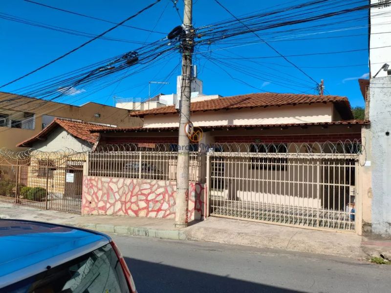 Casa com 4 quartos — Ouro Preto, Belo Horizonte