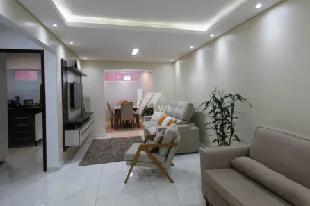 Sobrado com 3 Quartos à venda, 100m² no Pinheirinho, Curitiba
