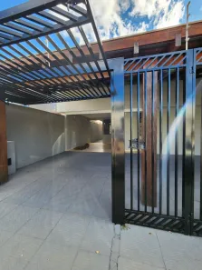 Sobrado com 4 Quartos à venda, 478m² no Centro, Campo Grande