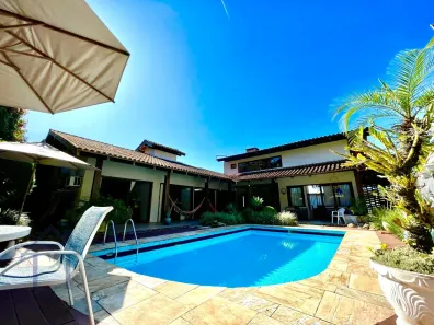 Sobrado com 4 Quartos à venda, 360m² no Saguaçu, Joinville