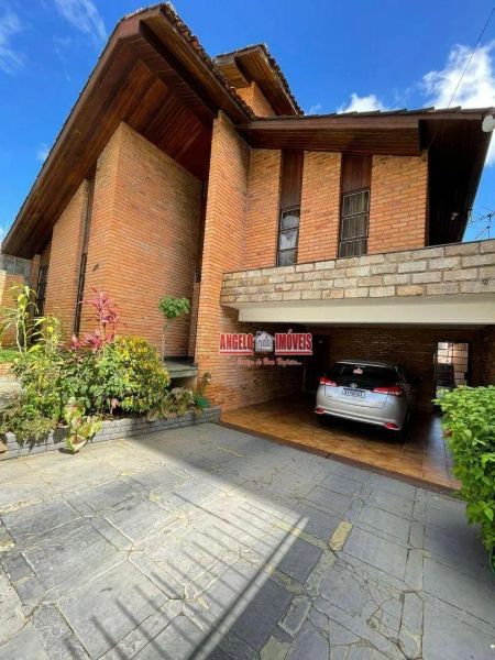Casa com 5 quartos — São José, Belo Horizonte