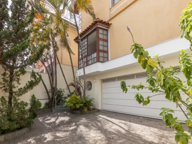 Sobrado com 3 Quartos à venda, 208m² no Vila Nivi, São Paulo