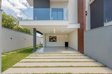 Sobrado com 3 Quartos à venda, 205m² no América, Joinville