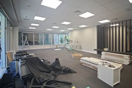 Prédio Comercial com 2 Quartos para alugar, 326m² no Cerqueira César, São Paulo