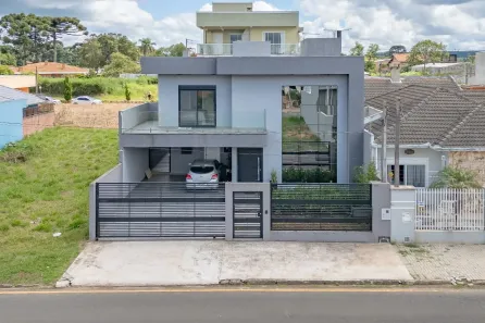 Sobrado com 4 Quartos à venda, 242m² no Centro, Carambeí