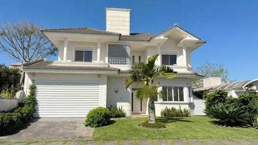 Casa com 3 Quartos para alugar, 286m² no Jurerê, Florianópolis