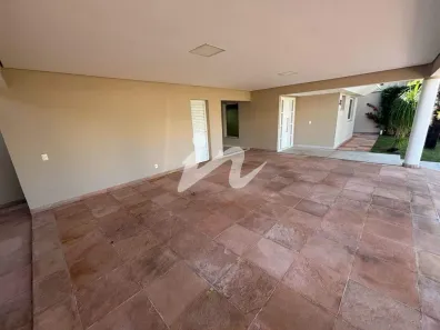 Casa com 4 Quartos à venda, 384m² no Morada da Colina, Uberlândia