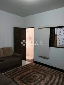 Casa com 3 Quartos à venda, 250m² no Dona Zulmira, Uberlândia