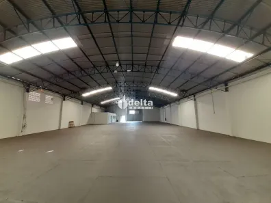 Ponto Comercial para alugar, 800m² no Marta Helena, Uberlândia