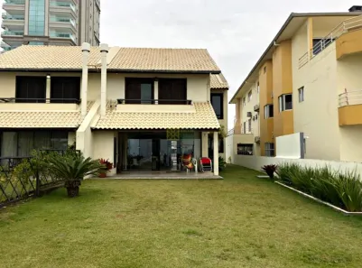 Casa com 5 Quartos para alugar, 188m² no Balneário Perequê, Porto Belo