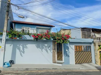 Casa com 4 Quartos à venda, 200m² no Flores, Manaus