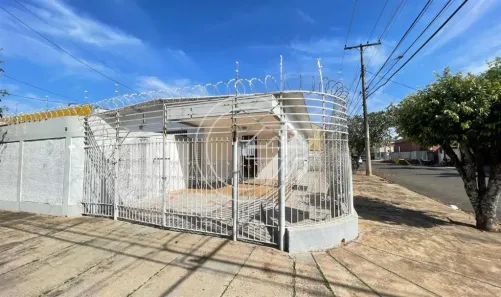Casa com 2 Quartos para alugar, 10m² no Centro, Marília