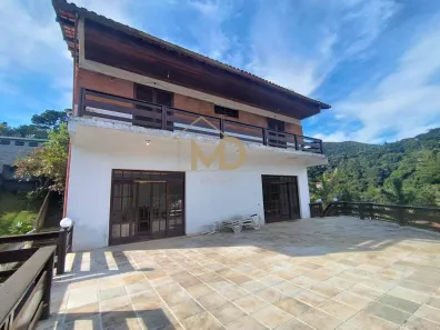 Casa de Condomínio com 4 Quartos para alugar, 330m² no Carlos Guinle, Teresópolis