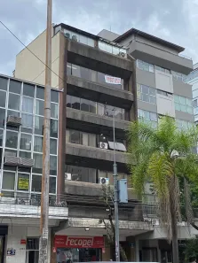 Sala Comercial à venda, 49m² no São João, Porto Alegre