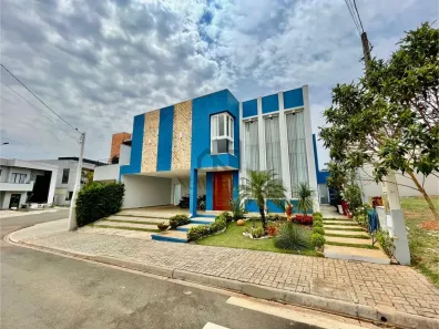 Sobrado com 4 Quartos à venda, 360m² no Vila Popular, Itapetininga