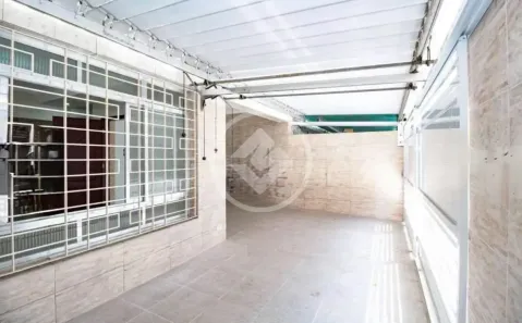 Casa com 3 Quartos para venda ou aluguel, 110m² no Encruzilhada, Santos