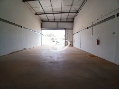 Galpão/Depósito/Armazém para alugar, 200m² no Segismundo Pereira, Uberlândia