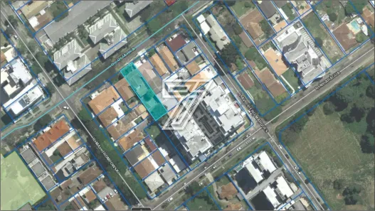 Lote/Terreno à venda, 600m² no Bacacheri, Curitiba