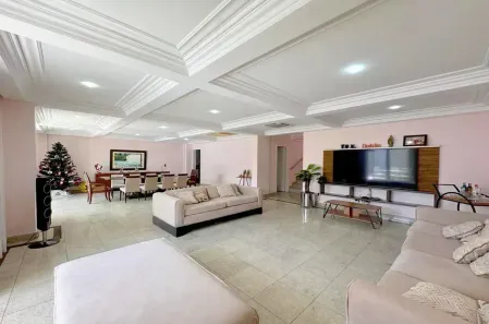 Casa de Condomínio com 4 Quartos à venda, 566m² no Chapada, Manaus