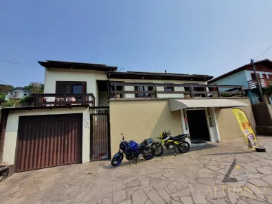 Casa com 4 Quartos à venda, 384m² no Charqueadas, Caxias do Sul