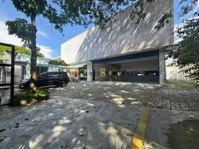 Galpão/Depósito/Armazém com 3 Quartos para venda ou aluguel, 2000m² no Lapa de Baixo, São Paulo