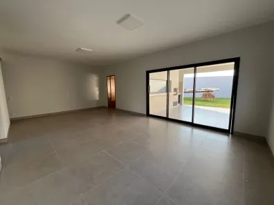 Casa com 3 Quartos à venda, 180m² no Jardim Inconfidência, Uberlândia