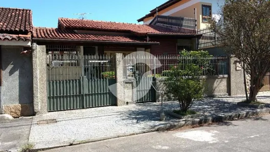 Casa com 4 Quartos à venda, 360m² no São Francisco, Niterói
