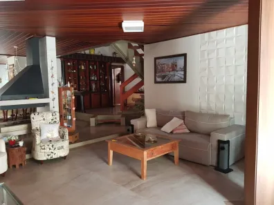 Casa com 5 Quartos à venda, 350m² no Lagoa da Conceição, Florianópolis