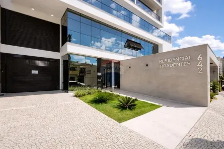 Apartamento com 4 Quartos para alugar, 200m² no Centro, Juiz de Fora