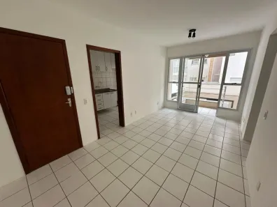 Apartamento com 2 Quartos para alugar, 75m² no Centro, Florianópolis