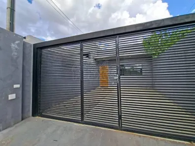 Casa com 3 Quartos para alugar, 74m² no Bandeirantes, Londrina