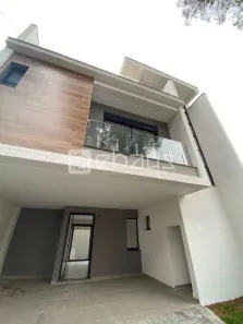 Sobrado com 3 Quartos à venda, 179m² no Água Verde, Curitiba