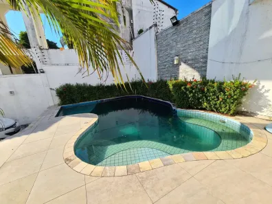 Casa com 4 Quartos para alugar, 300m² no Adrianópolis, Manaus