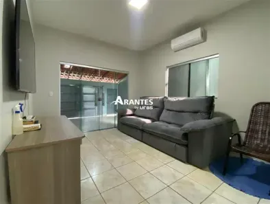 Casa com 3 Quartos à venda, 186m² no Jardim das Palmeiras, Uberlândia