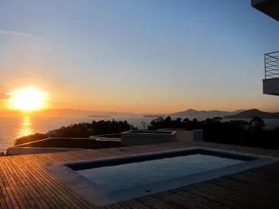 Casa de Condomínio com 4 Quartos à venda, 461m² no Cacupé, Florianópolis