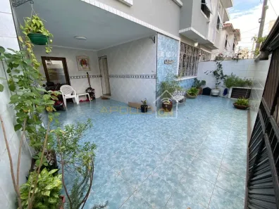 Sobrado com 3 Quartos à venda, 113m² no Encruzilhada, Santos