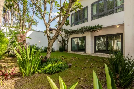 Casa com 3 Quartos para alugar, 286m² no Jardim Europa, São Paulo