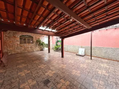 Casa com 3 Quartos à venda, 180m² no Fonte Grande, Contagem