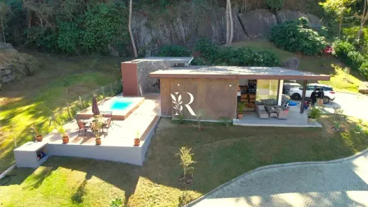 Casa de Condomínio com 3 Quartos à venda, 2557m² no Pedro do Rio, Petrópolis